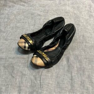 Burberry Haymarket Aston Ballerina Flats Black Novacheck Size 37 US 7